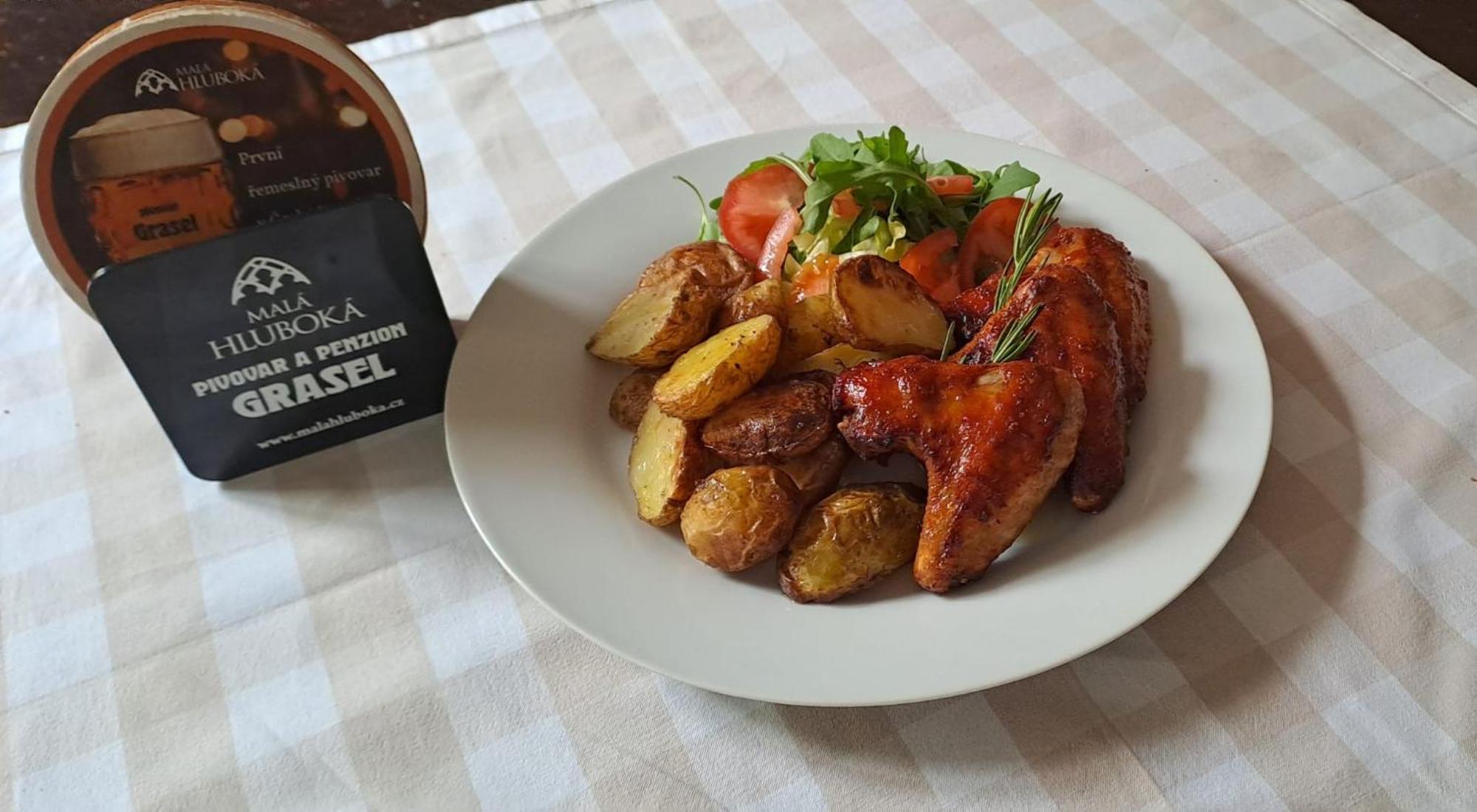 Pivovar A Penzion Grasel Český Rudolec Buitenkant foto